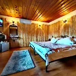 нова арбанашки стил-джакузи, панорамна гледка, ареа за малки и големи-заповядайте при нас (adults Only) Guest house
