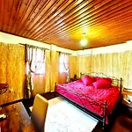 Guest house нова арбанашки стил-джакузи, панорамна гледка, ареа за малки и големи-заповядайте при нас (adults Only) 3*