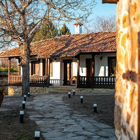 Нова Вила Арбанашки Стил-Джакузи, Панорамна Гледка, Ареа За Малки И Големи-Заповядайте При Нас (Adults Only) 3*