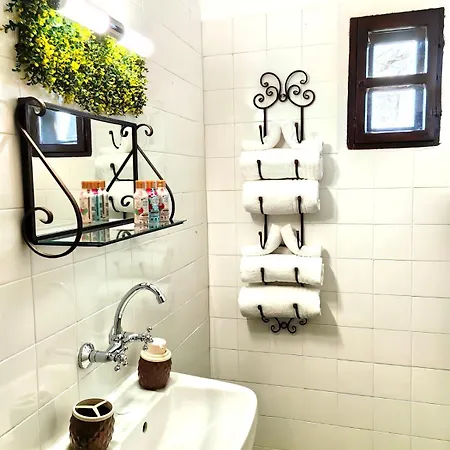 Нова Вила Арбанашки Стил-Джакузи, Панорамна Гледка, Ареа За Малки И Големи-Заповядайте При Нас (Adults Only) 3* Arbanasi