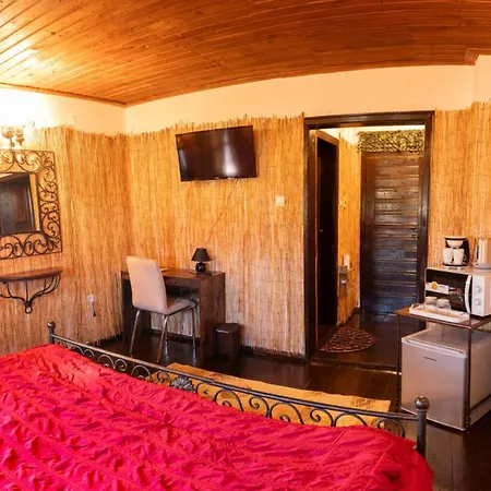 Vendégház Complex Arbanashki Style-panoramic View With Summer And Winter Terrace, Jacuzzi, Sauna, Children's And Adult Area With Cinema Summer Arbanaszi