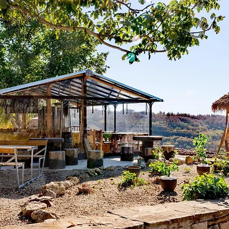 Нова Вила Арбанашки Стил-Джакузи, Панорамна Гледка, Ареа За Малки И Големи-Заповядайте При Нас (Adults Only) Pensiune