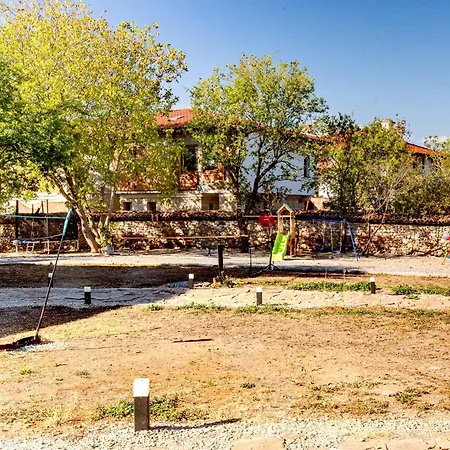 Vendégház Complex Arbanashki Style-panoramic View With Summer And Winter Terrace, Jacuzzi, Sauna, Children's And Adult Area With Cinema Summer