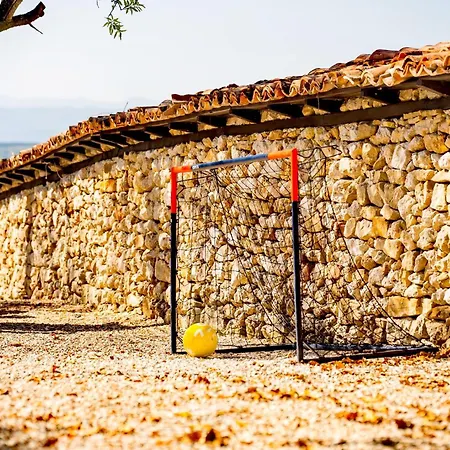 Pensiune Нова Вила Арбанашки Стил-Джакузи, Панорамна Гледка, Ареа За Малки И Големи-Заповядайте При Нас (Adults Only) Arbanasi