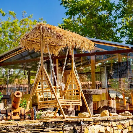 Complex Arbanashki Style-panoramic View With Summer And Winter Terrace, Jacuzzi, Sauna, Children's And Adult Area With Cinema Summer Vendégház Arbanaszi