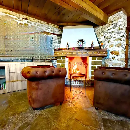 Vendégház Complex Arbanashki Style-panoramic View With Summer And Winter Terrace, Jacuzzi, Sauna, Children's And Adult Area With Cinema Summer *