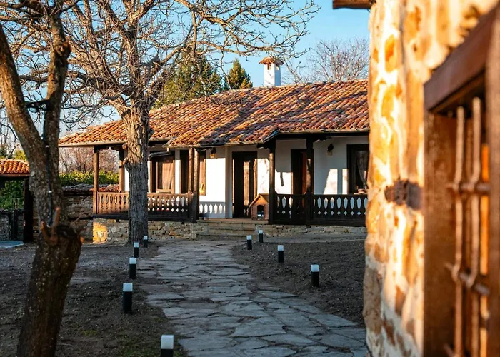 нова арбанашки стил-джакузи, панорамна гледка, ареа за малки и големи-заповядайте при нас (adults Only) 3*