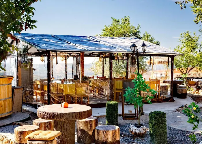 нова арбанашки стил-джакузи, панорамна гледка, ареа за малки и големи-заповядайте при нас (adults Only) Πανσιόν Arbanasi