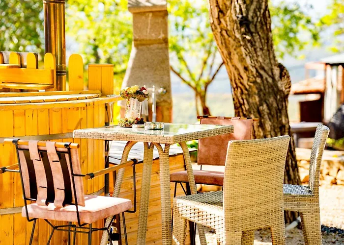 Πανσιόν нова арбанашки стил-джакузи, панорамна гледка, ареа за малки и големи-заповядайте при нас (adults Only)