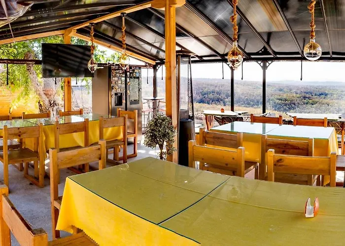 нова арбанашки стил-джакузи, панорамна гледка, ареа за малки и големи-заповядайте при нас (adults Only) 3*