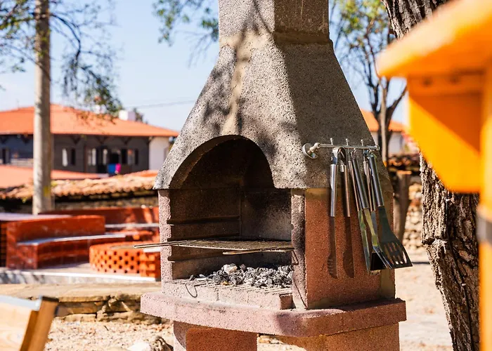 Πανσιόν нова арбанашки стил-джакузи, панорамна гледка, ареа за малки и големи-заповядайте при нас (adults Only) Arbanasi